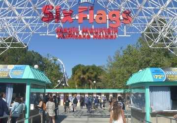 7 Best Theme Parks in the United States for Family Fun and Adventure